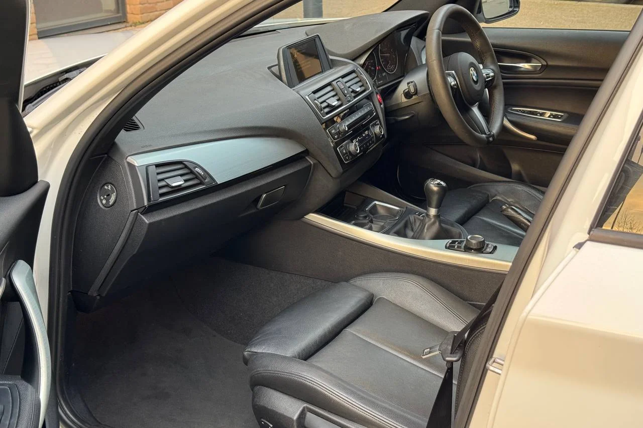 Thumbnail 14 for BMW 1 Series M135i 2015