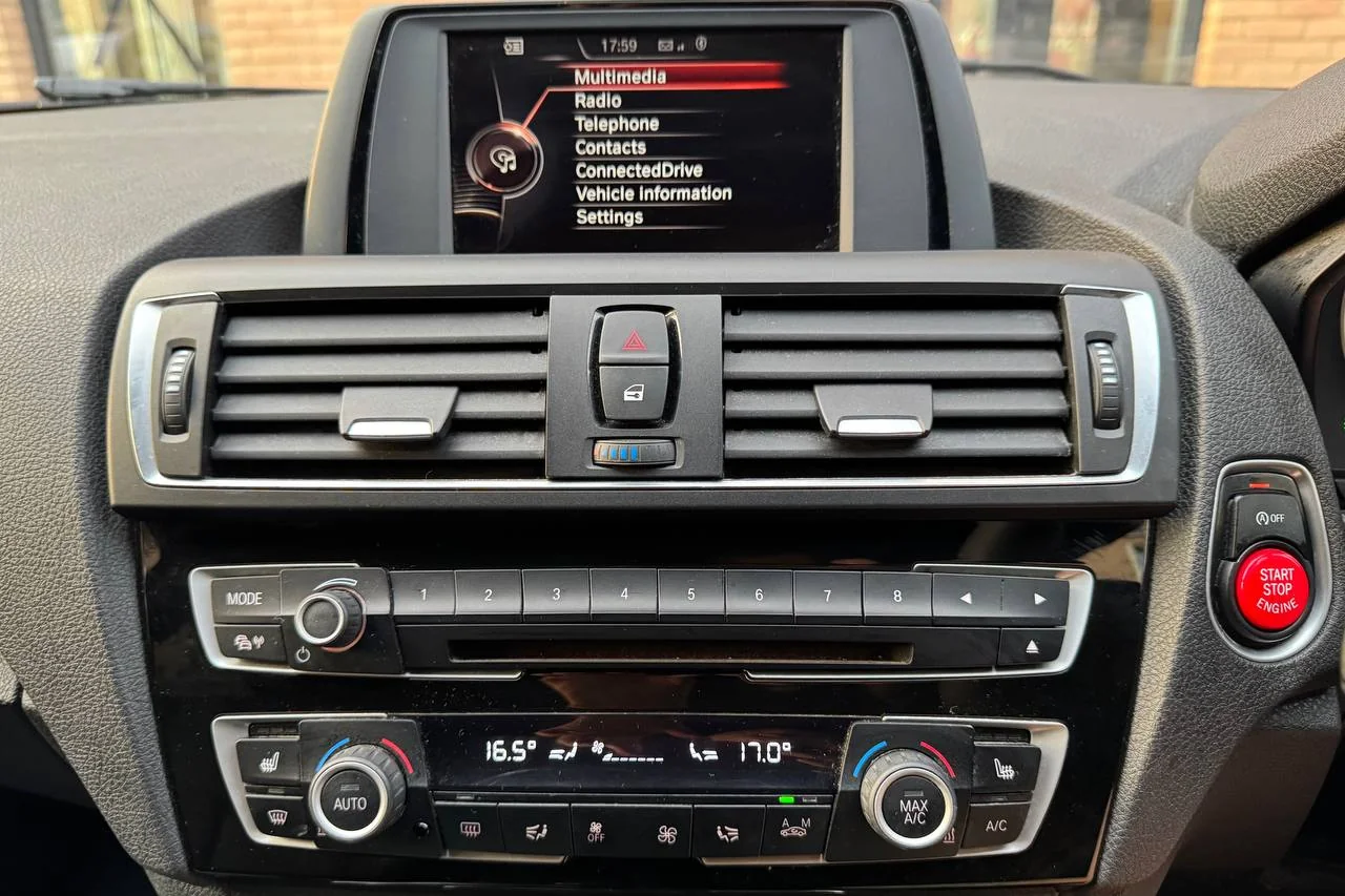 Thumbnail 17 for BMW 1 Series M135i 2015