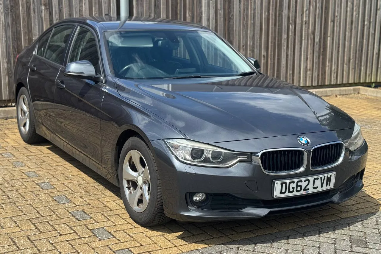 Thumbnail 1 for BMW 3 Series 320d EfficientDynamics 2012
