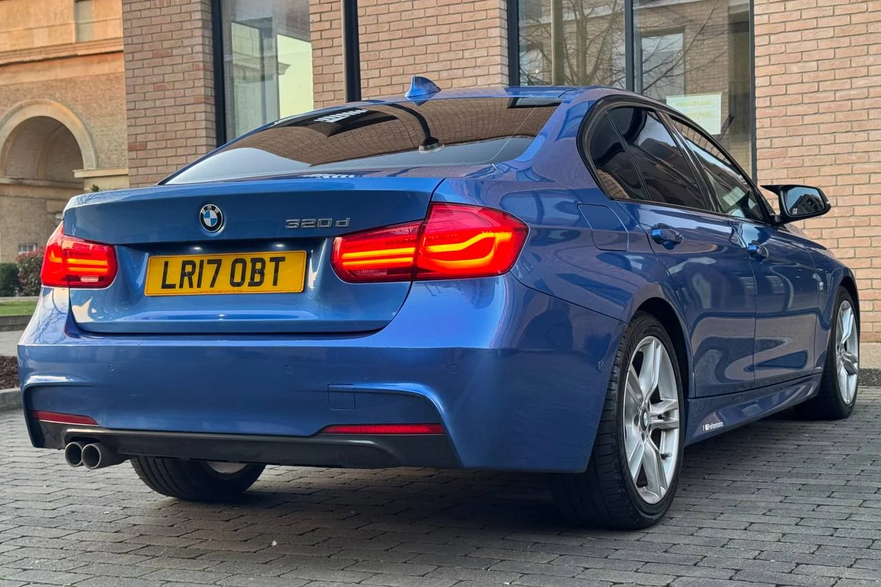 Thumbnail 10 for BMW 3 Series 320d 2017