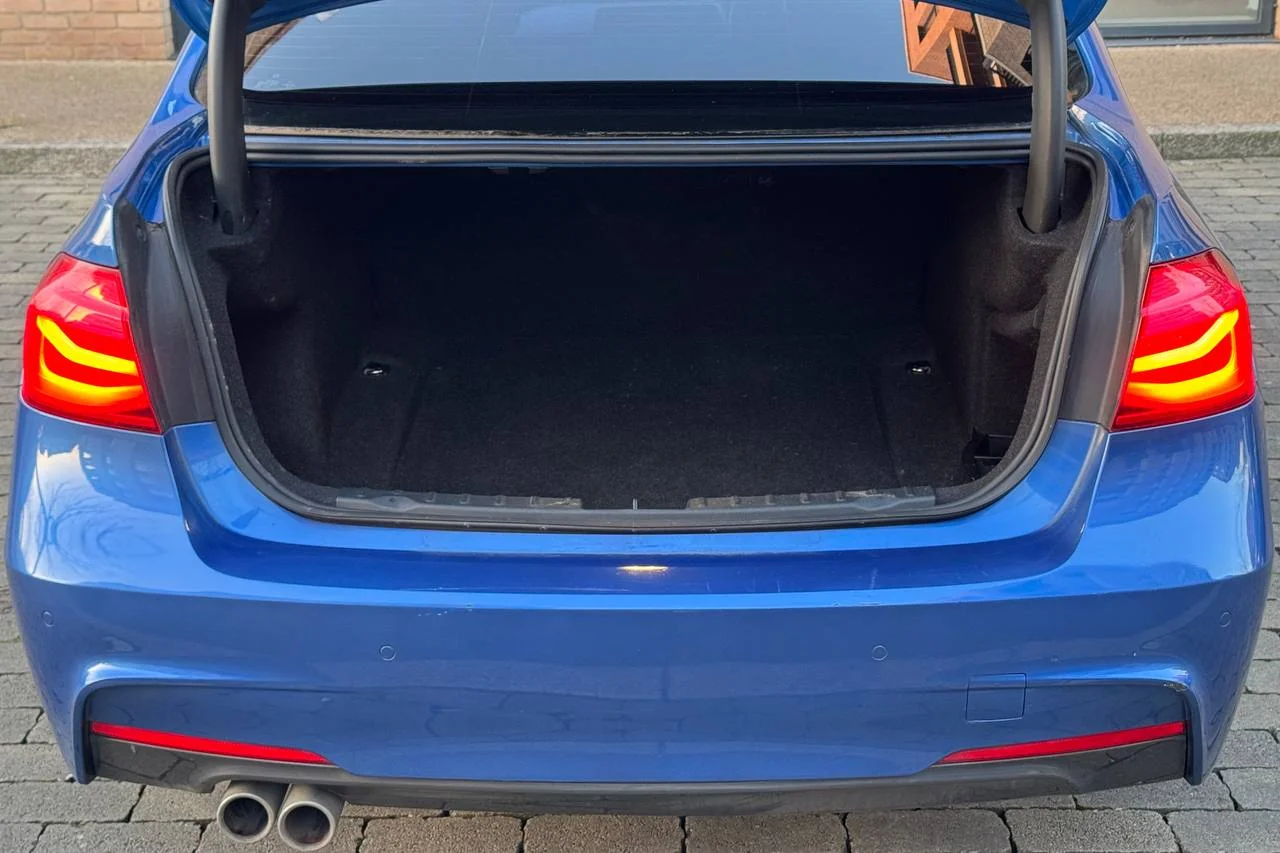 Thumbnail 11 for BMW 3 Series 320d 2017