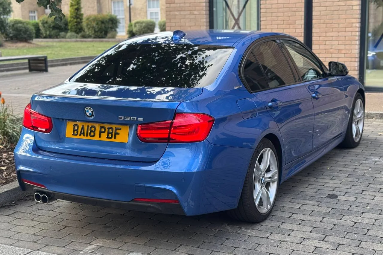 Thumbnail 6 for BMW 3 Series 330e 2018