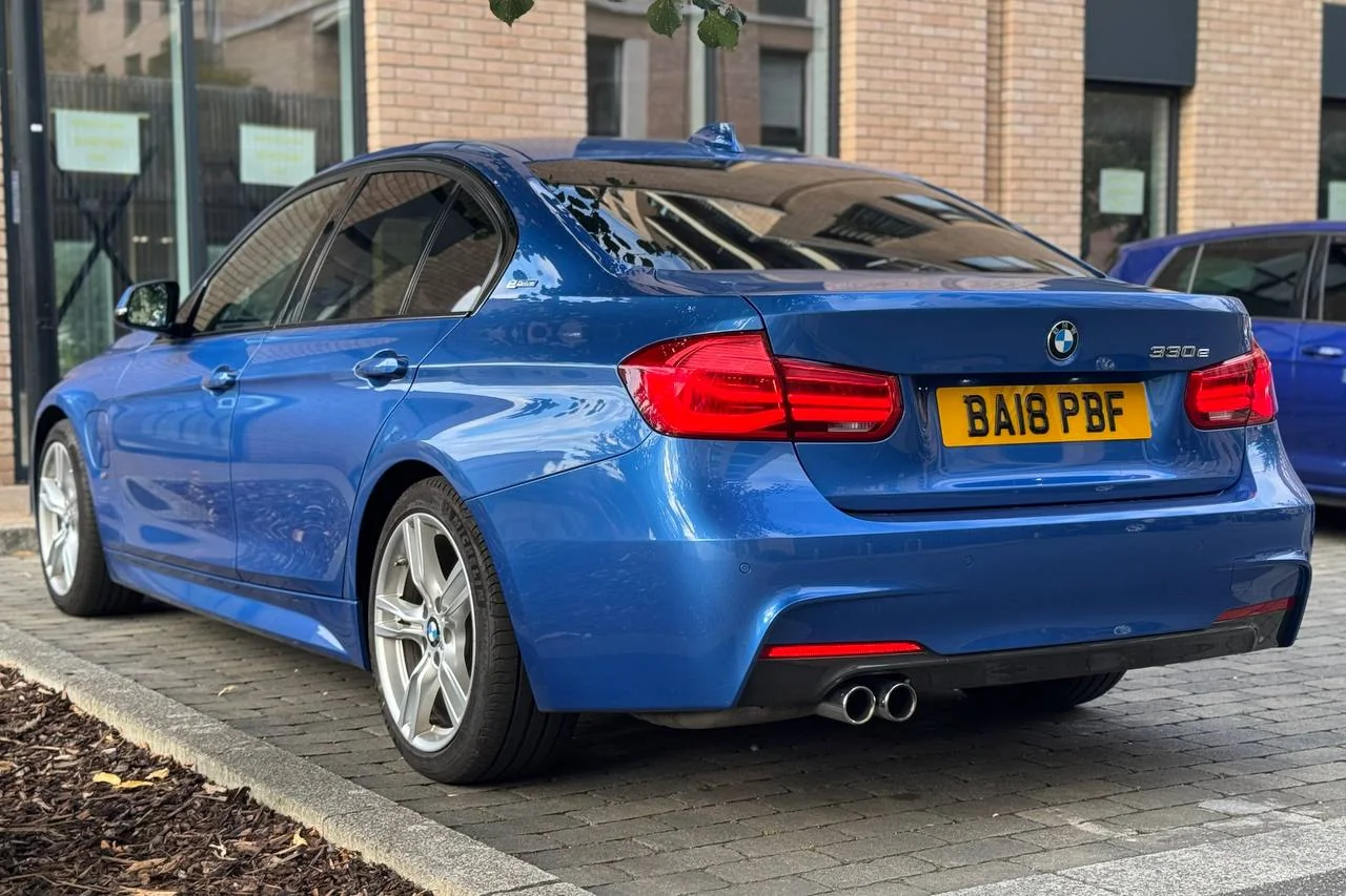 Thumbnail 9 for BMW 3 Series 330e 2018