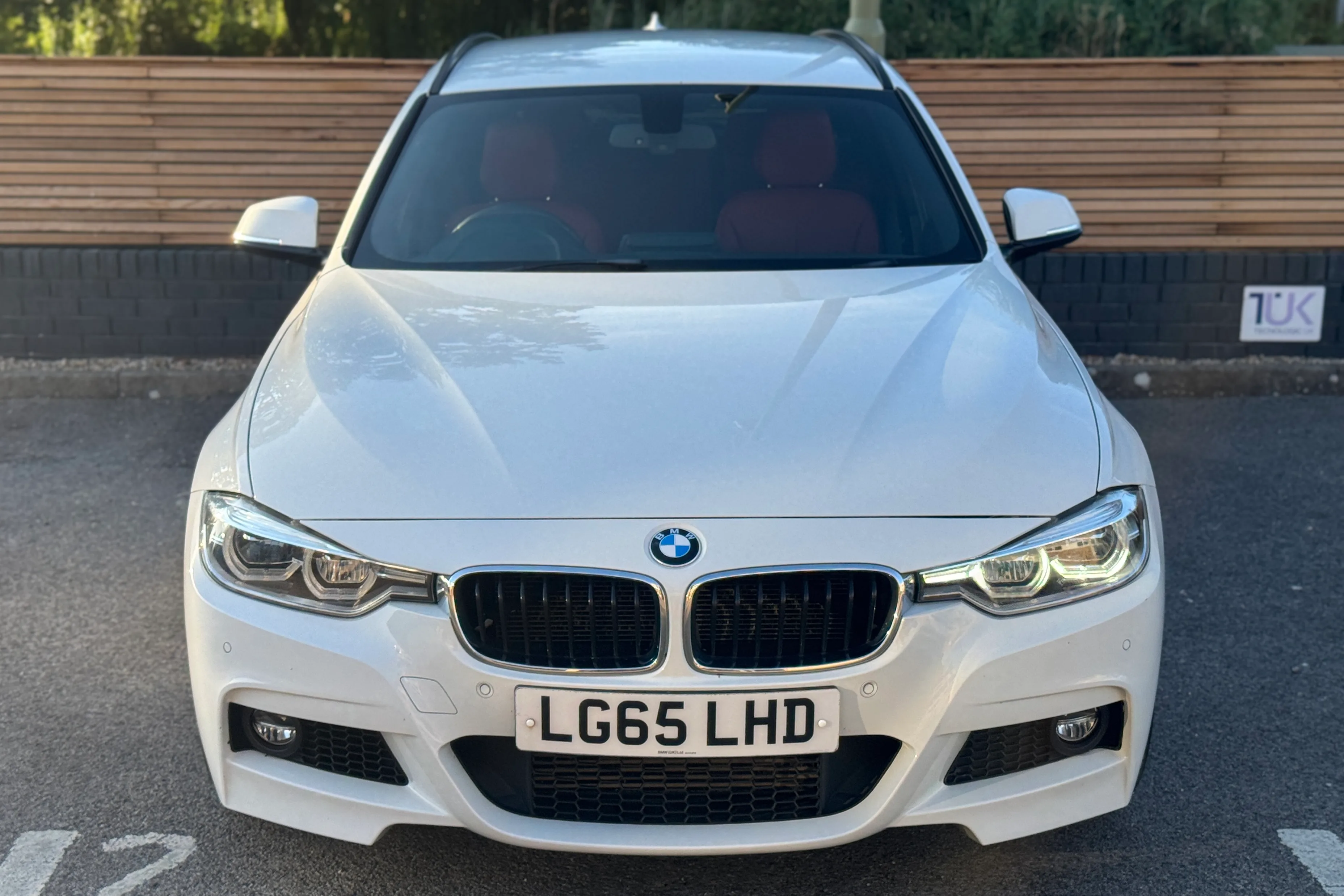Thumbnail 2 for BMW 3 Series 335d xDrive M Sport Touring 2015