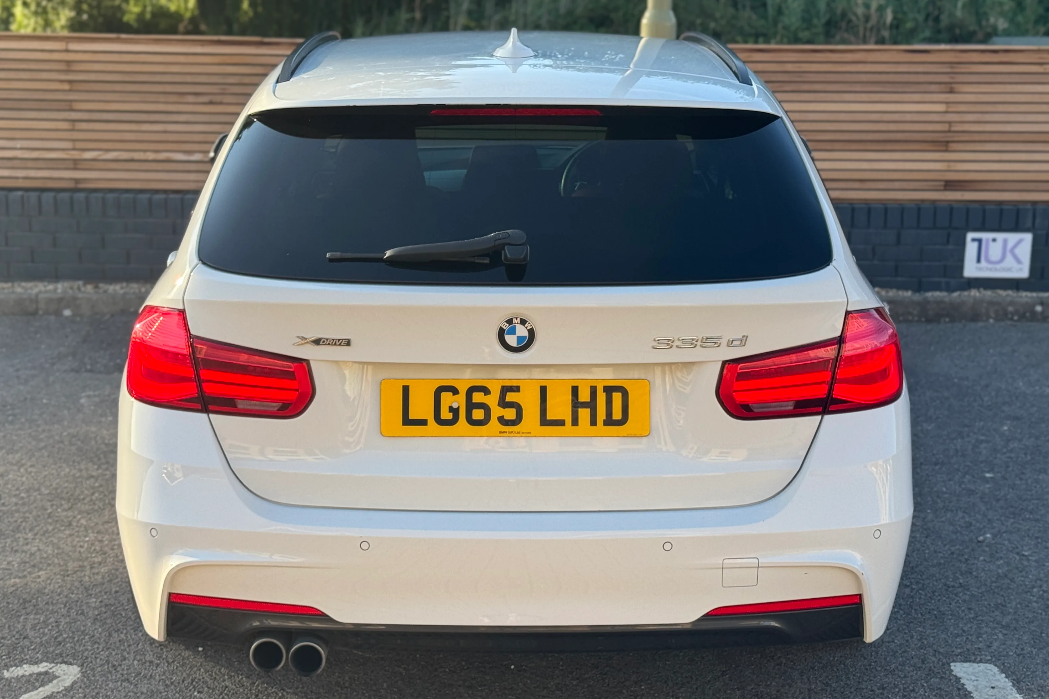 Thumbnail 5 for BMW 3 Series 335d xDrive M Sport Touring 2015