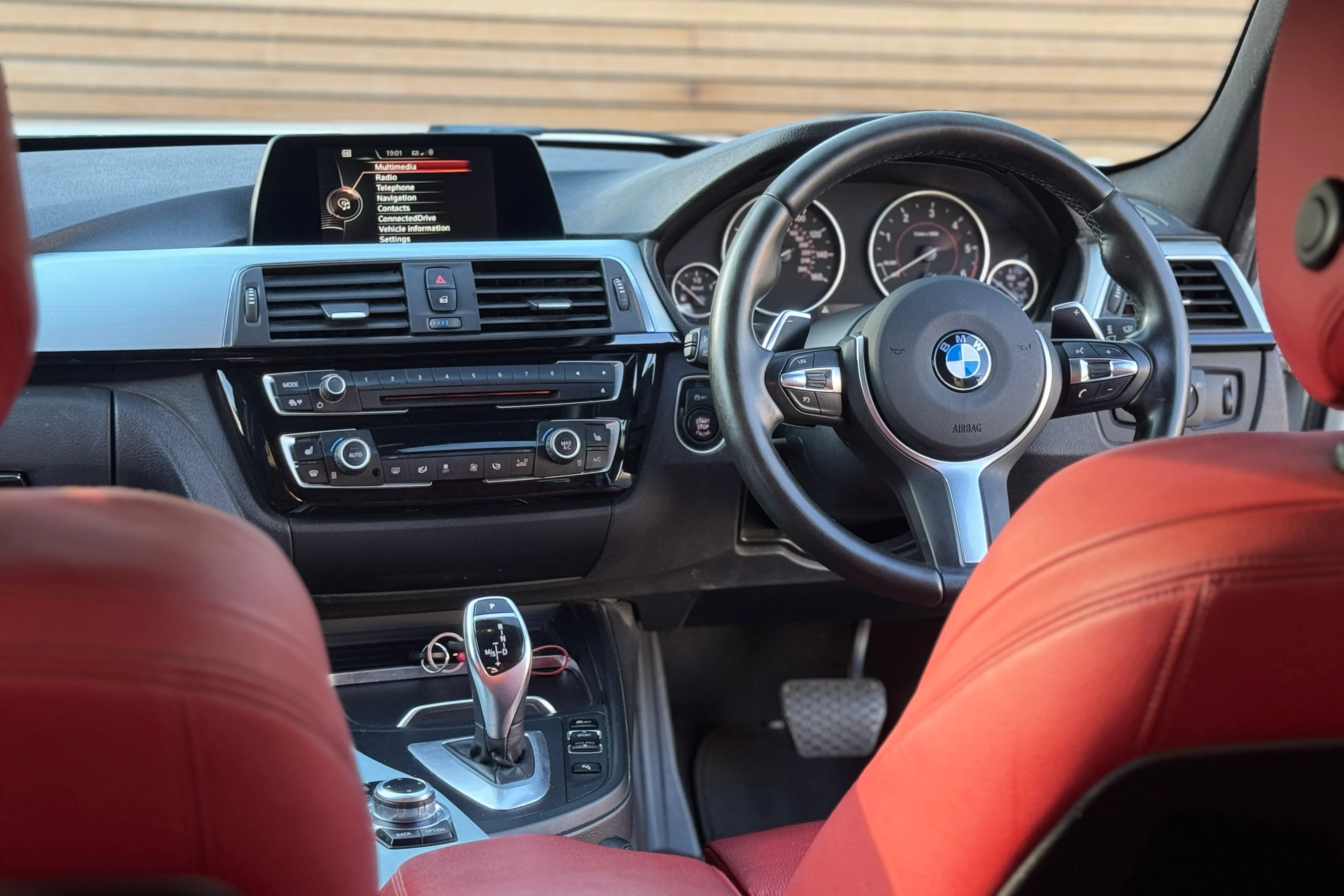 Thumbnail 7 for BMW 3 Series 335d xDrive M Sport Touring 2015