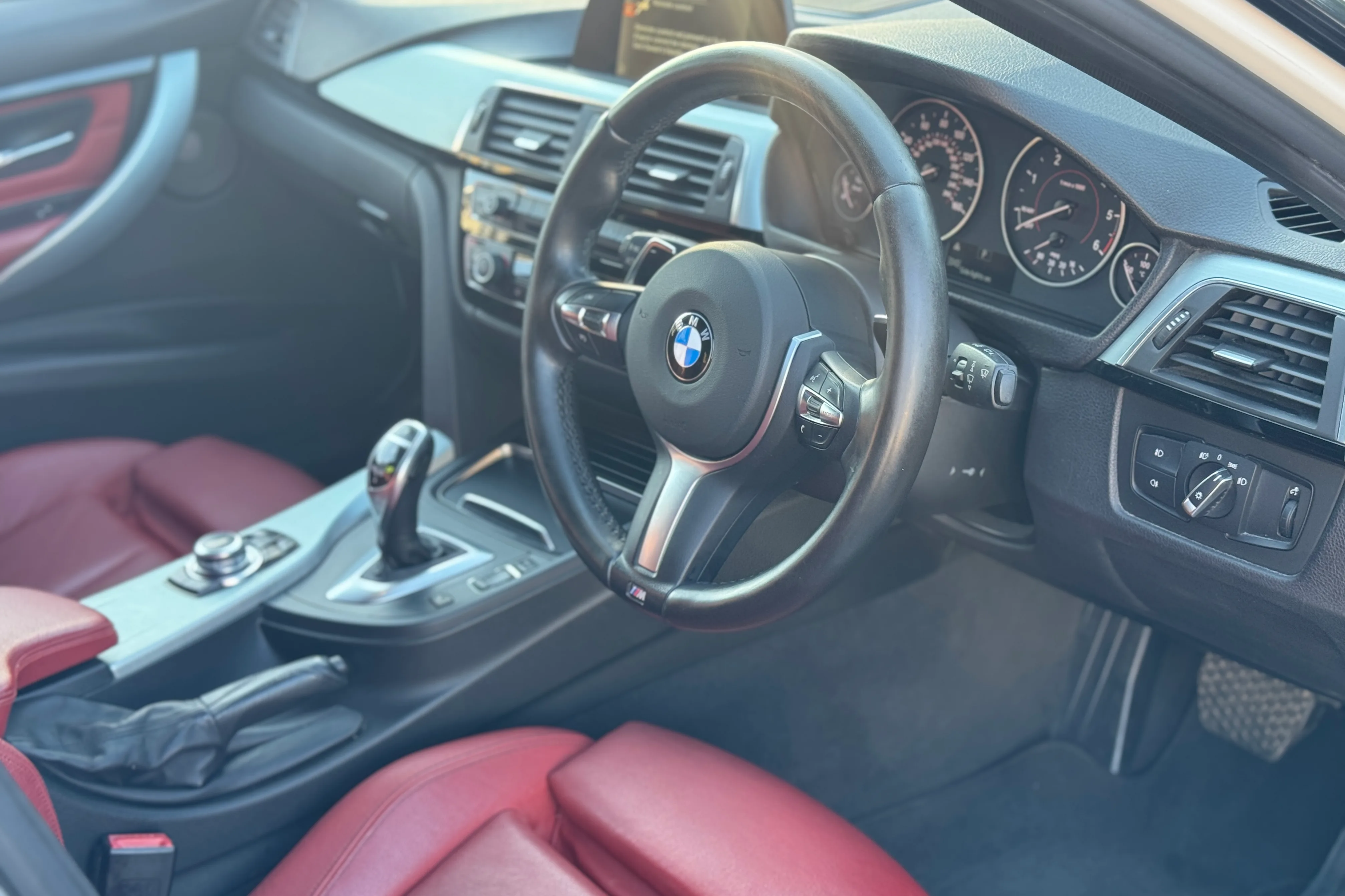 Thumbnail 8 for BMW 3 Series 335d xDrive M Sport Touring 2015