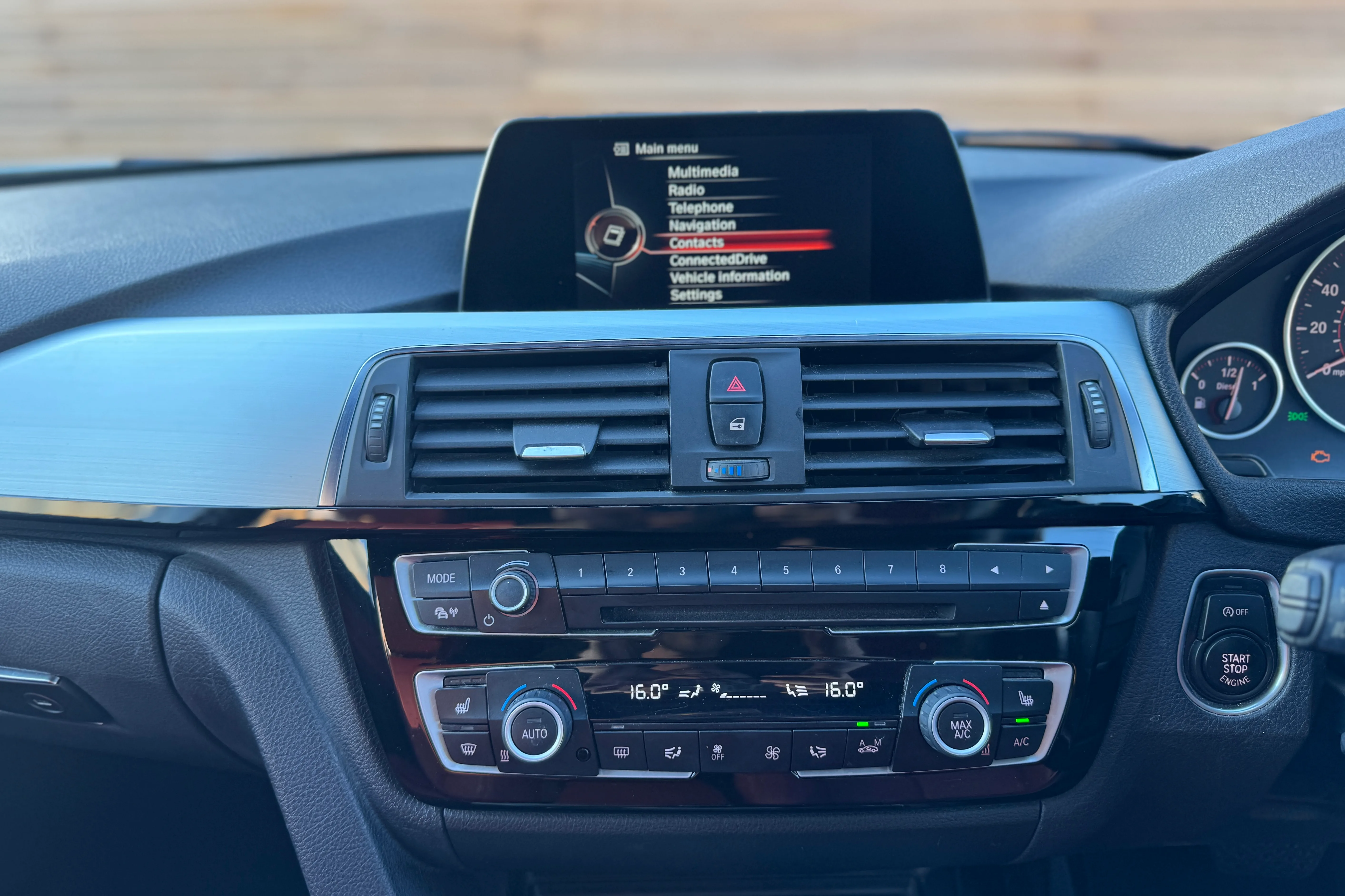 Thumbnail 13 for BMW 3 Series 335d xDrive M Sport Touring 2015