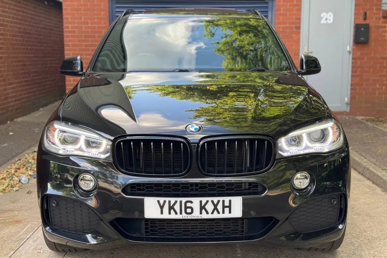 Thumbnail 2 for BMW X5 M Sport 2016