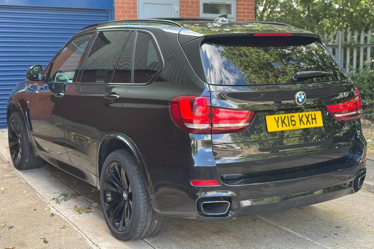 Thumbnail 4 for BMW X5 M Sport 2016