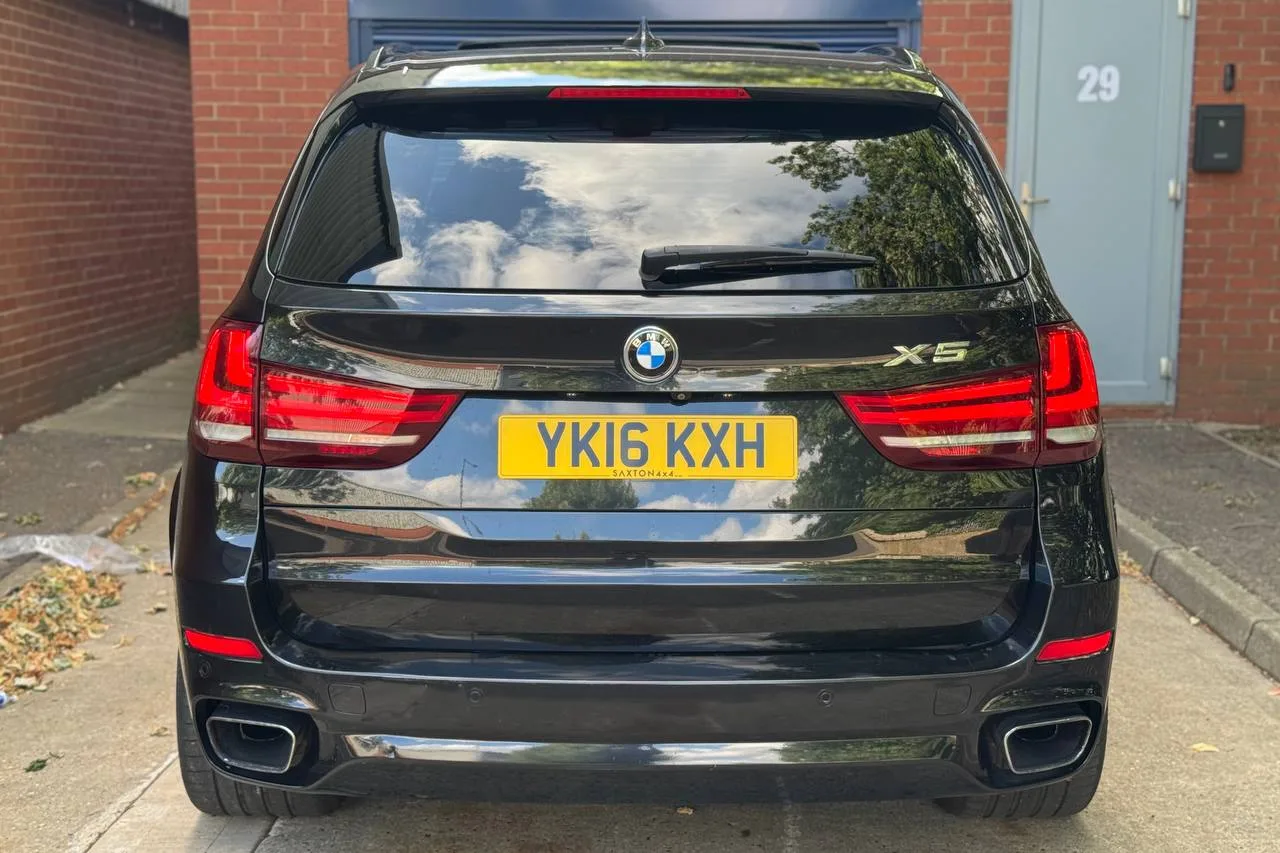 Thumbnail 5 for BMW X5 M Sport 2016