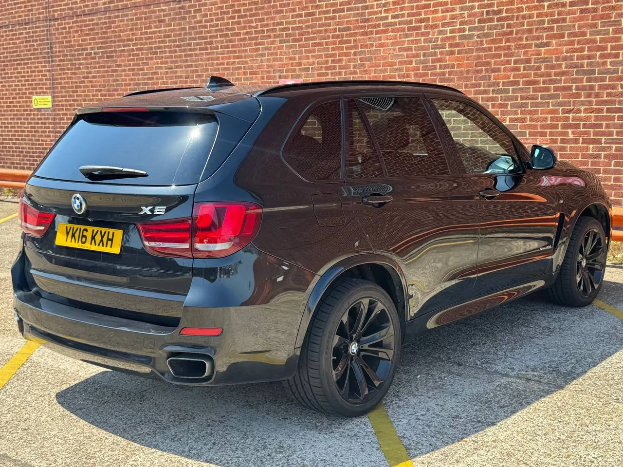 Thumbnail 6 for BMW X5 M Sport 2016