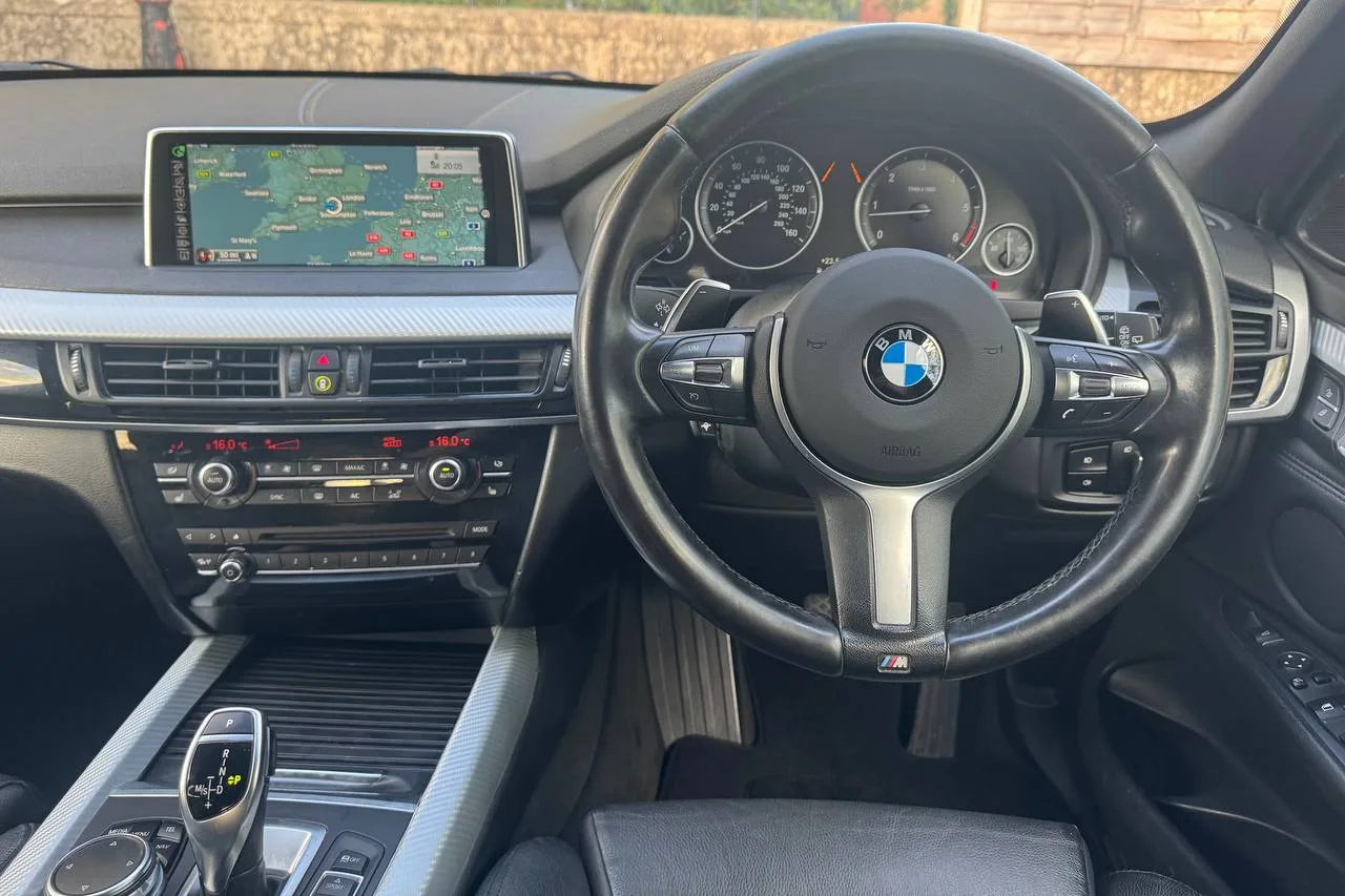 Thumbnail 9 for BMW X5 M Sport 2016