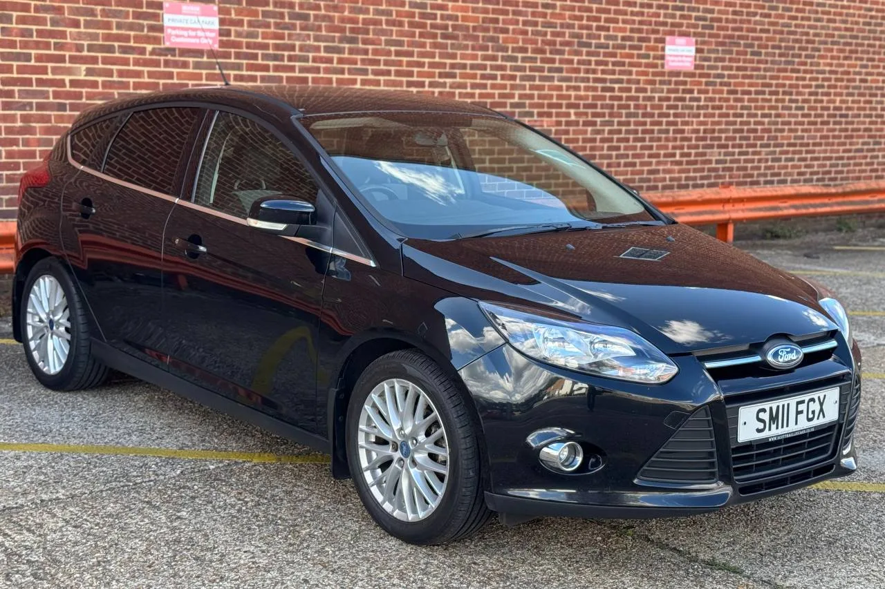 Thumbnail 1 for Ford Focus Zetec 2011