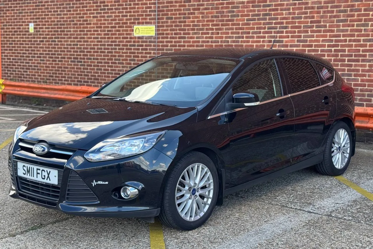 Thumbnail 3 for Ford Focus Zetec 2011