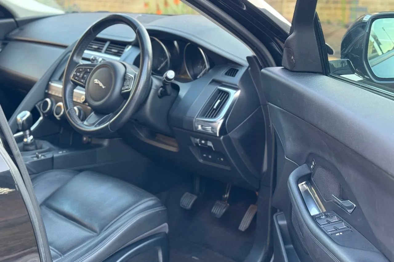 Thumbnail 11 for Jaguar E-Pace S 2018