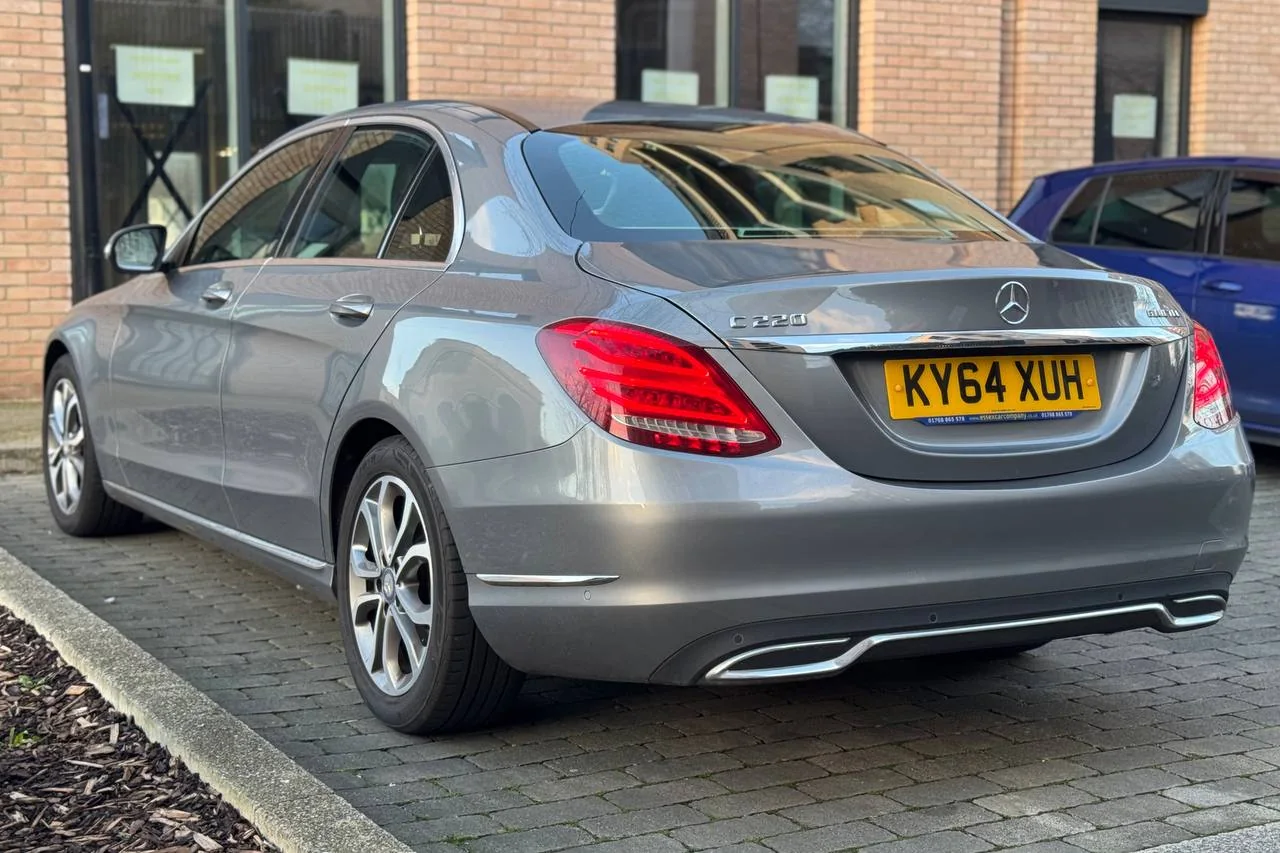 Thumbnail 10 for Mercedes C Class Sport C220 2014