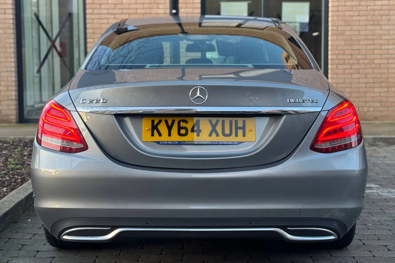 Thumbnail 11 for Mercedes C Class Sport C220 2014